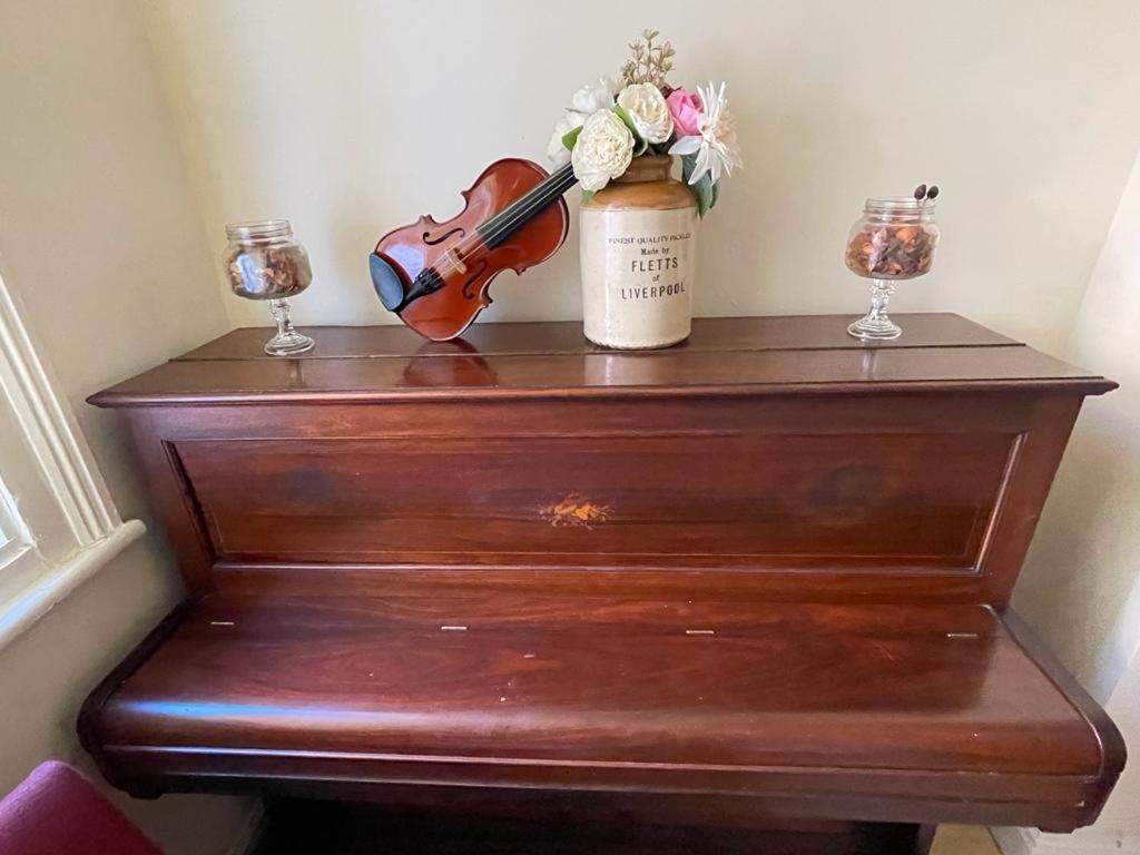 Room In Family Home Near Penny Lane 리버풀 외부 사진