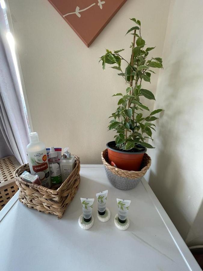 Room In Family Home Near Penny Lane 리버풀 외부 사진